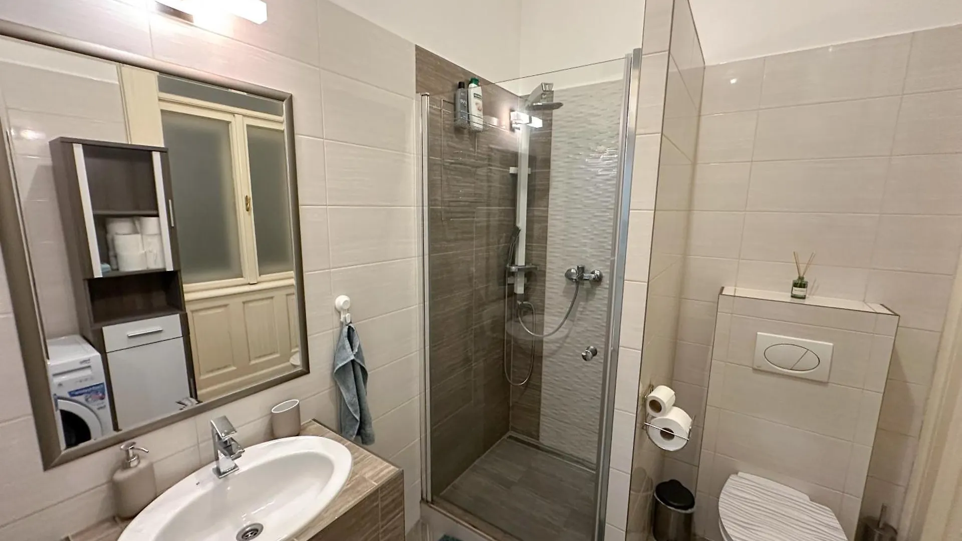 Parliament Apartment Budapest